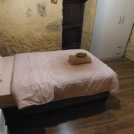 Stone Mansion Chaletu