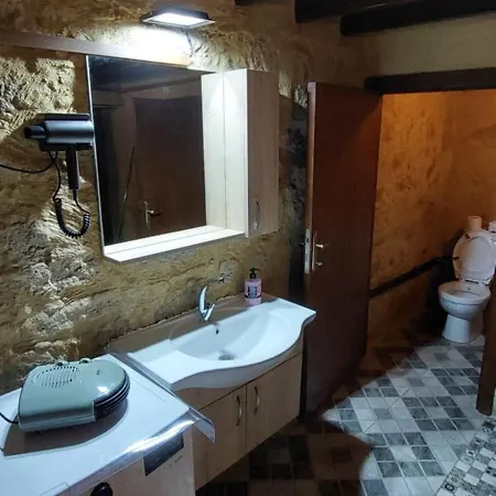 Stone Mansion Chalet *