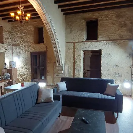 Stone Mansion Chalet *